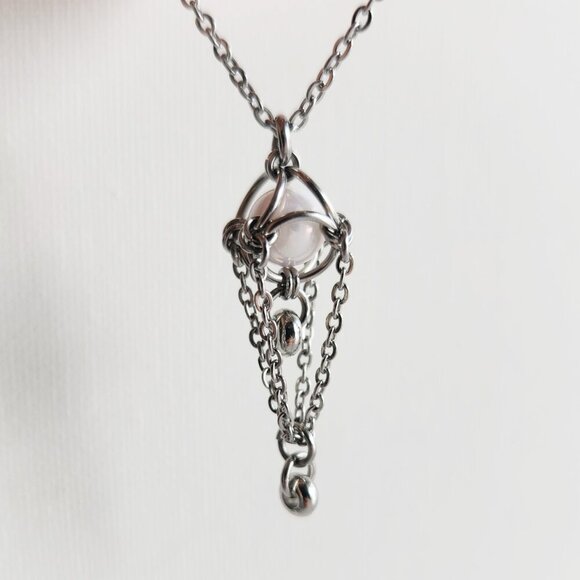 Antique style white pearl long chainmaille necklace with a small silver chain - Picture 6 of 8